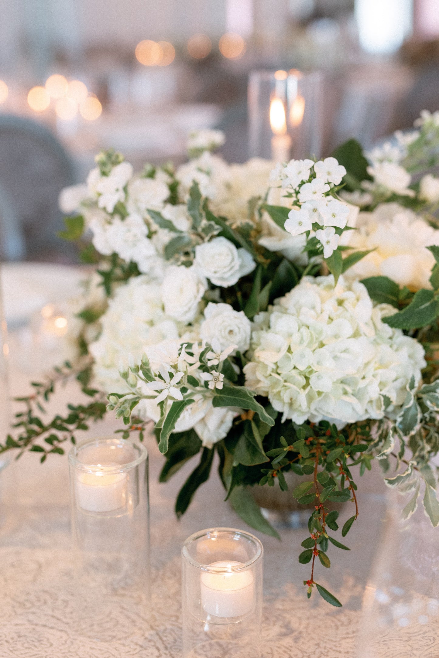 Round Table Centerpiece - Pure Grace