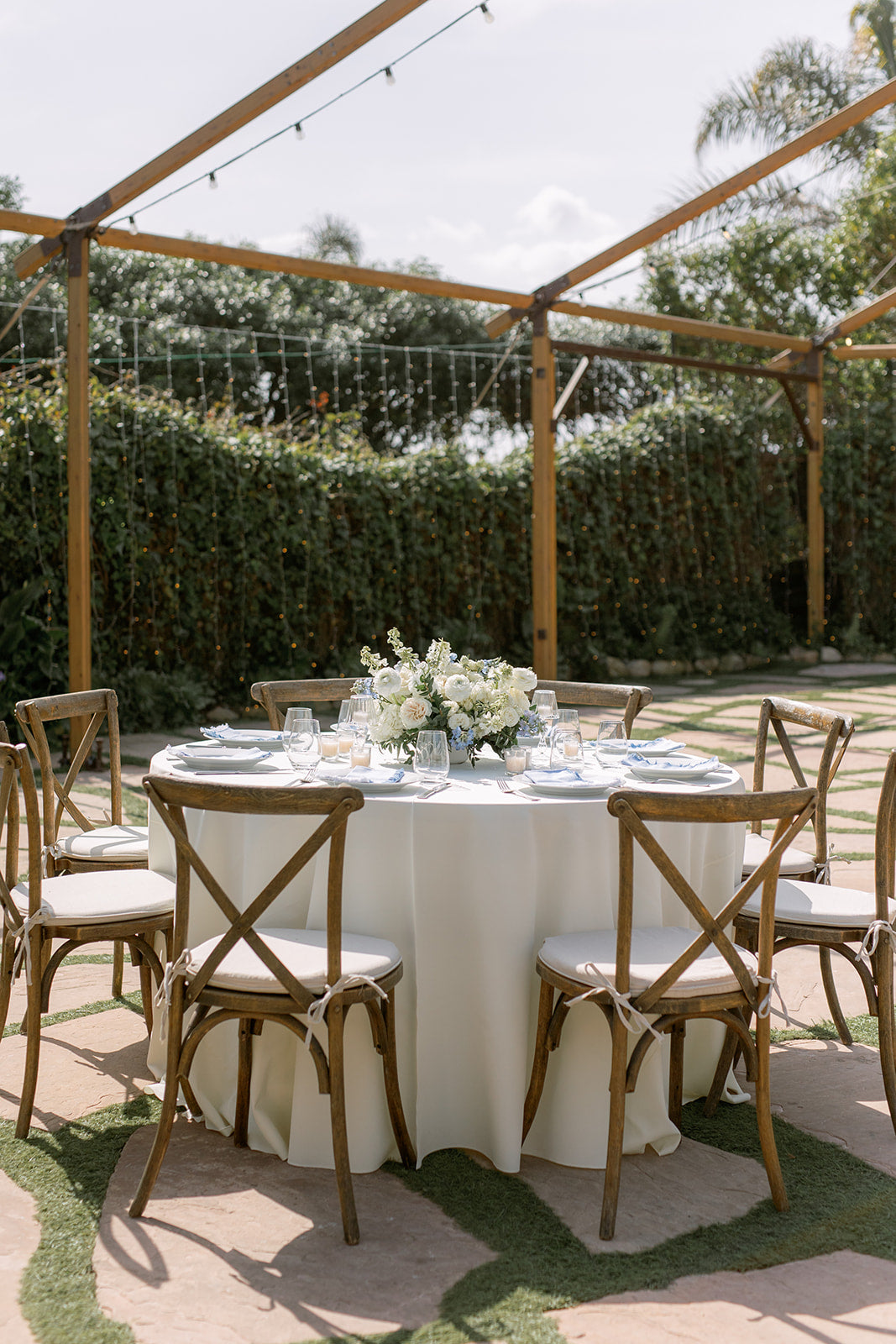 Round Table Centerpiece - Pure Grace