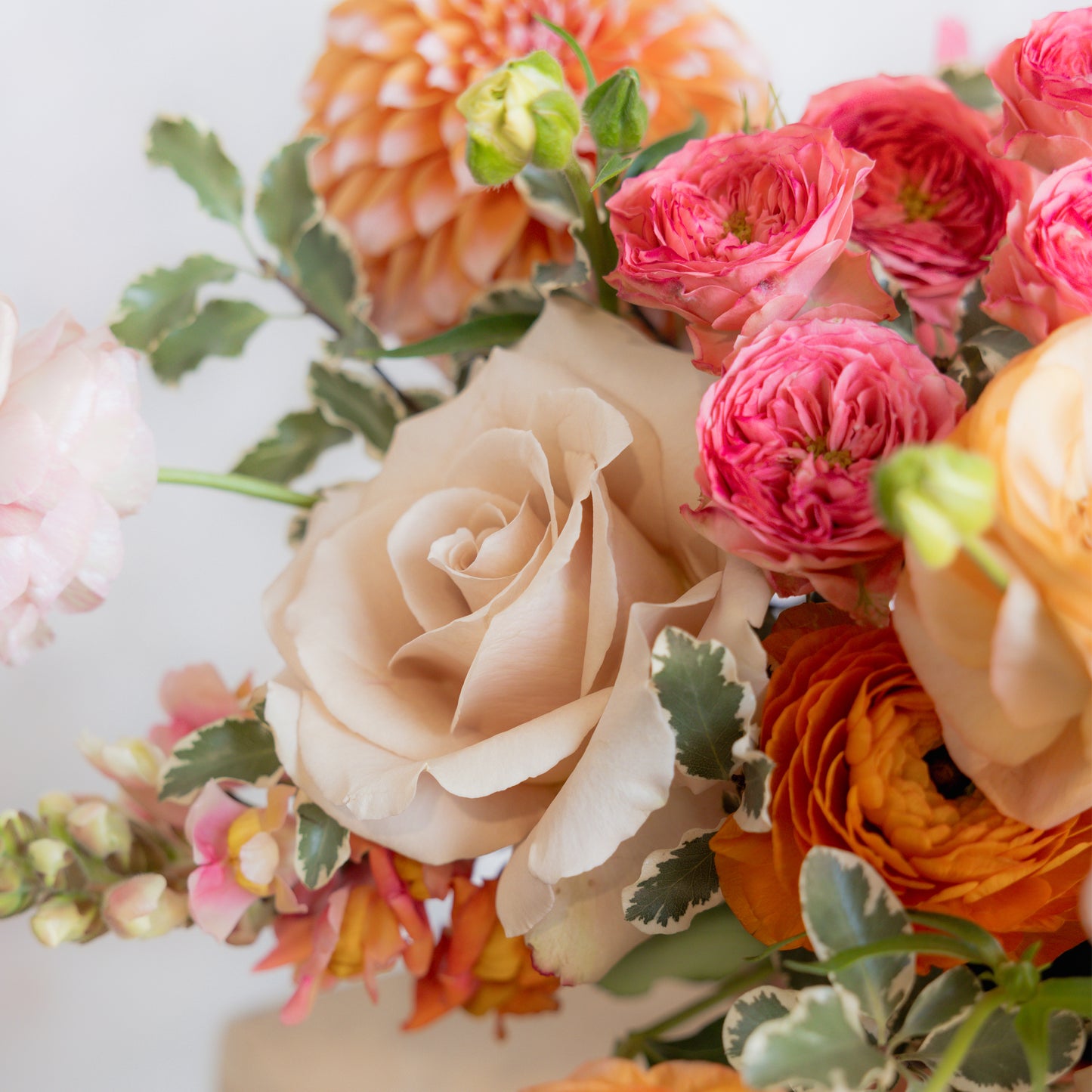 Round Centerpiece - Vibrant Sorbet