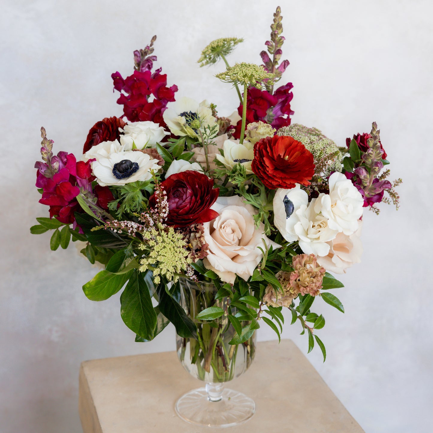 Round Table Centerpiece - Velvet Chic